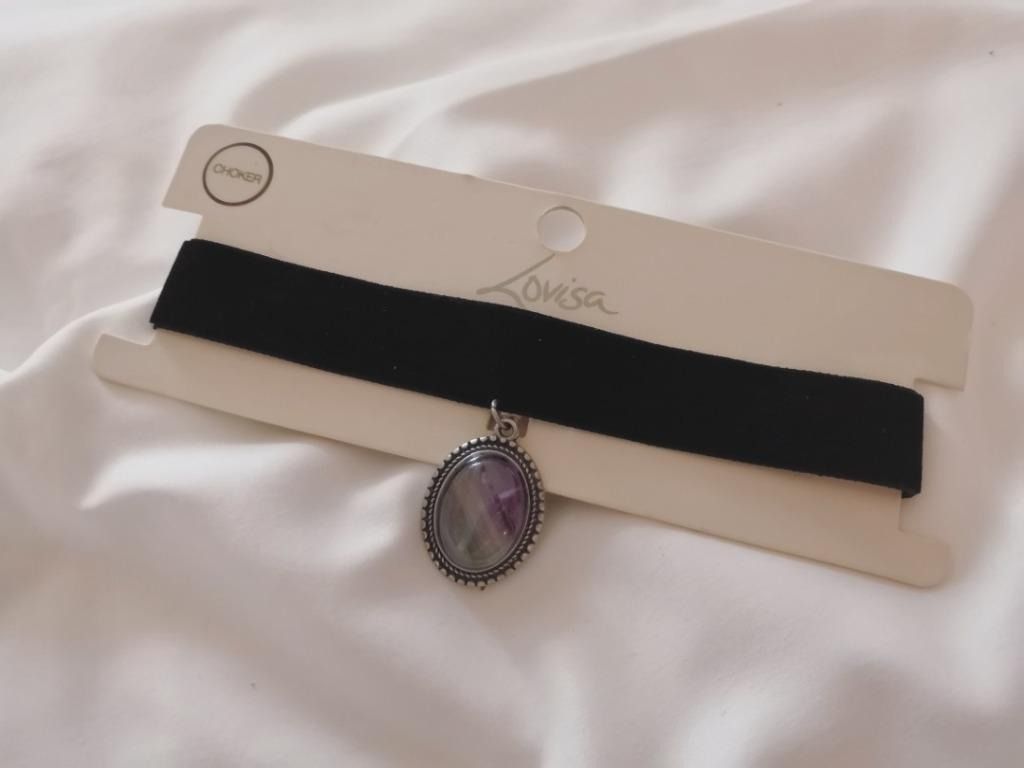 Choker store necklace lovisa