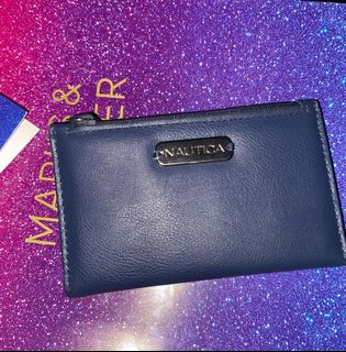 (Category: ) located in . Submitted by 3DeesBagsCollection (Listing ID 1275106851, Image 1). Description: .
