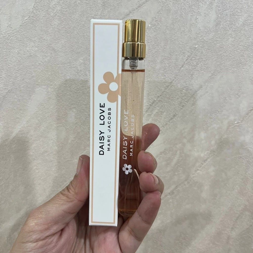SALE Daisy Love by Marc Jacobs EDT 10 ml Kesehatan