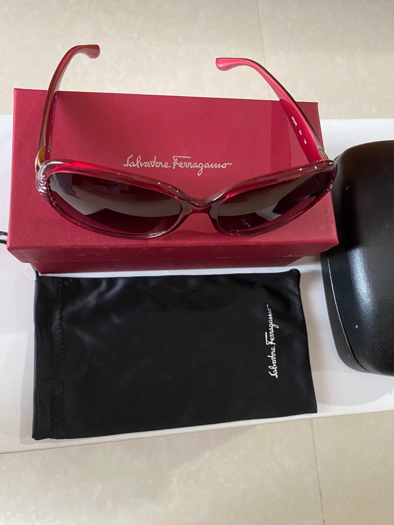 Ferragamo Sunglasses for Women | Online Sale up to 84% off | Lyst