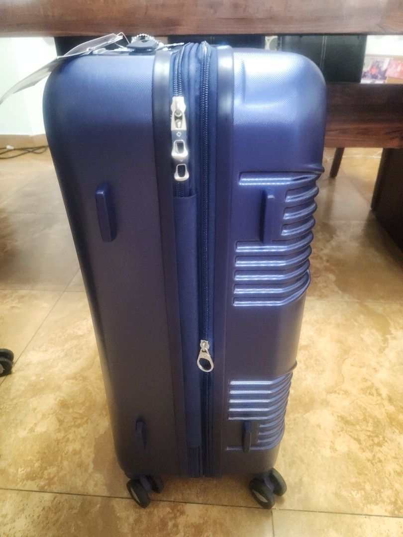 Samsonite spinner luggage (Category: Luggage) located in Manila. Submitted by sound.solution (Listing ID 1275050275, Image 3). Description: brand new authentic and original samsonite spinner bicknell series luggage color - metallic blue, lavender 20” - 21.75 x 14.5 x 10 in price - 8,000.00 php color - metallic blue 24” - 27 x 17.5 x 11.5 in price - 9,000.00 php color - metallic blue (sold) 28” - 31.2 x20.2 x 12.5 in price - 11,000.00 php color - 