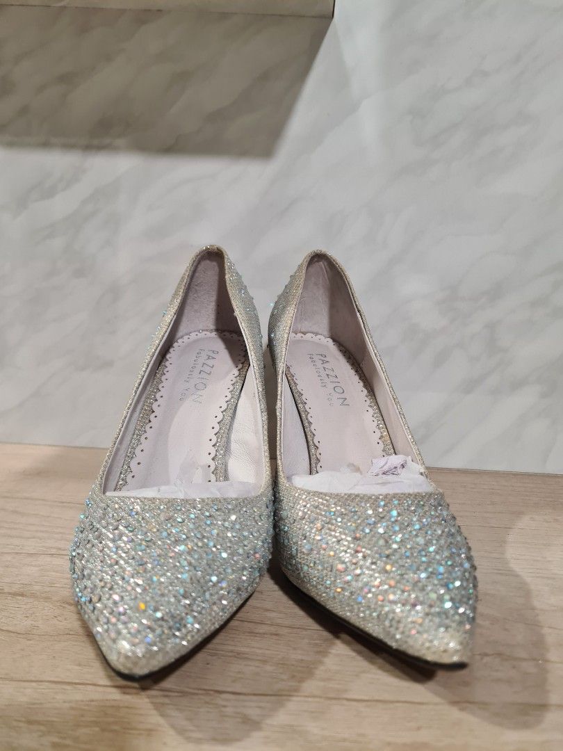Glitter courts outlet