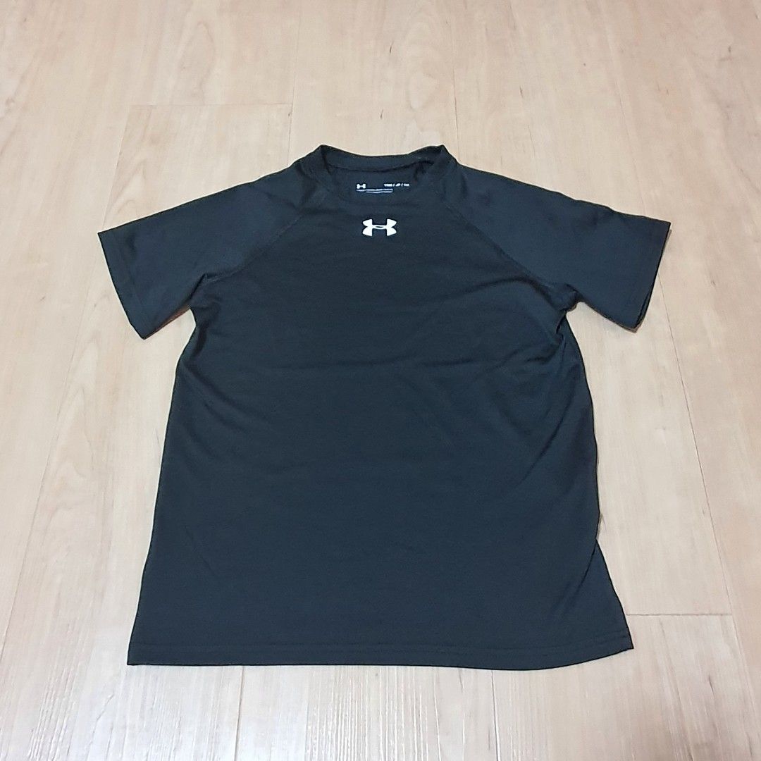 Under armour boys top size 8