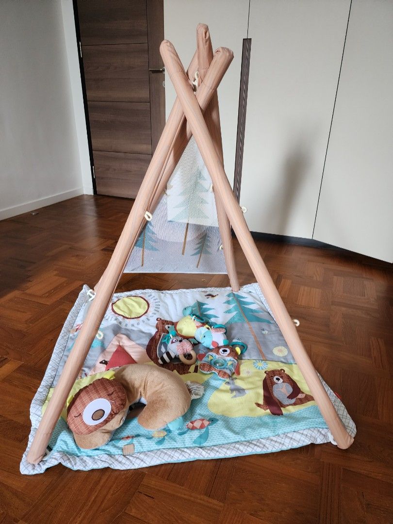 Skip hop camping top cubs activity gym