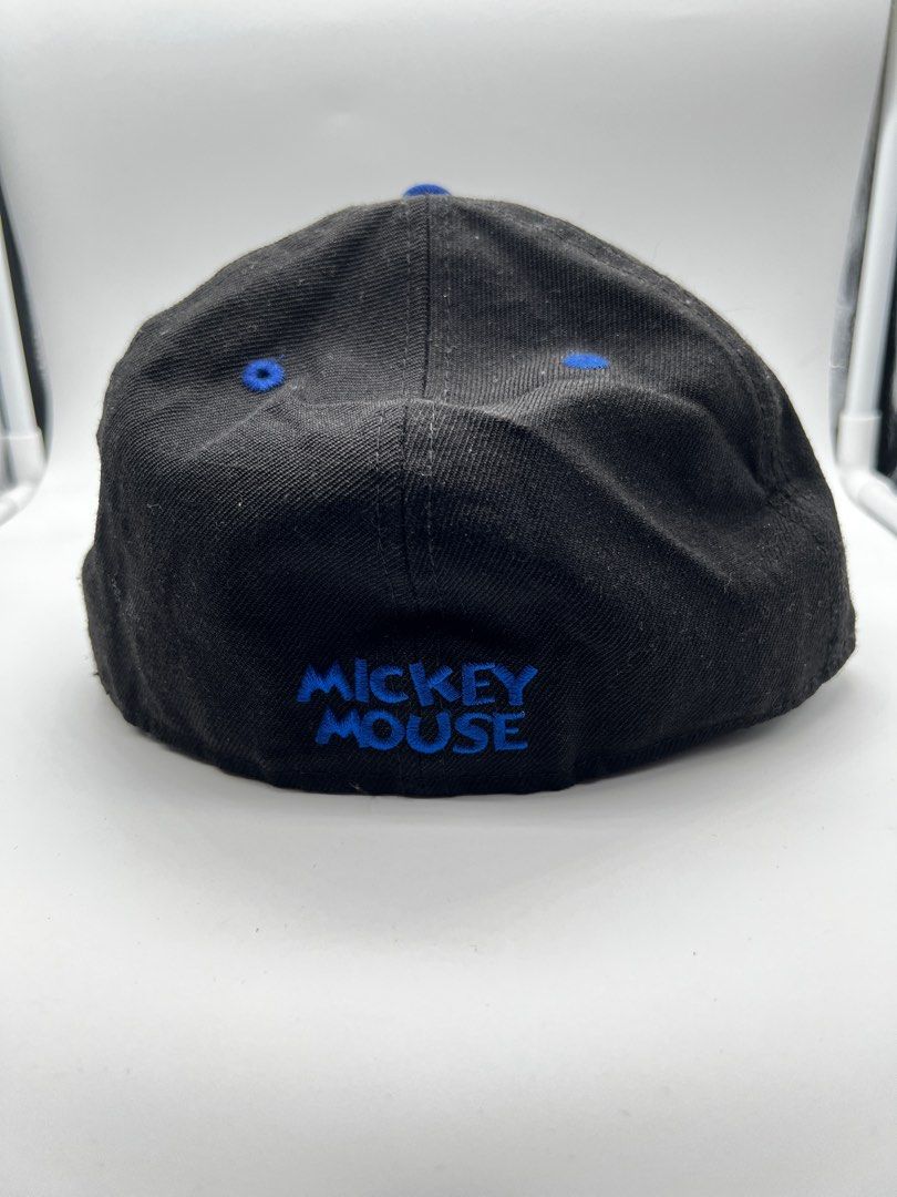 Snapback (Category: Cap & Hats) located in Cheras. Submitted by secseek (Listing ID 1274985252, Image 3). Description: •well used condition •original new era Disney collection •size 7.