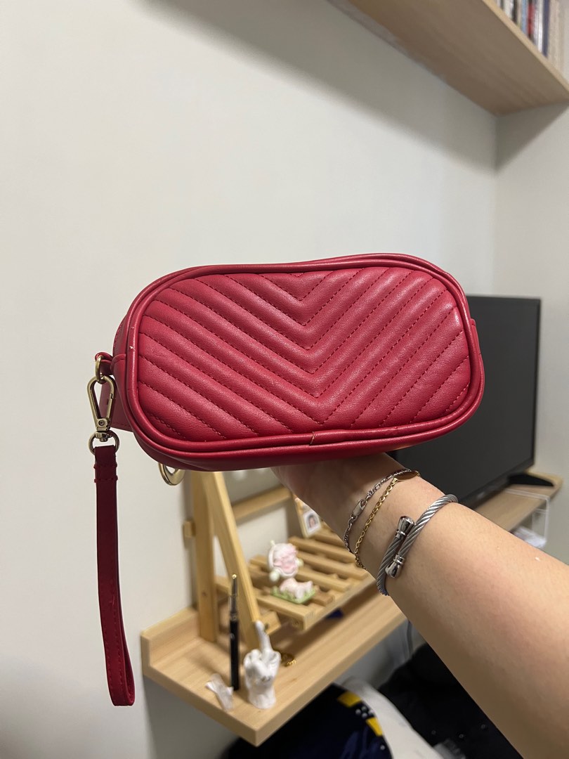 Steve madden hotsell red belt bag