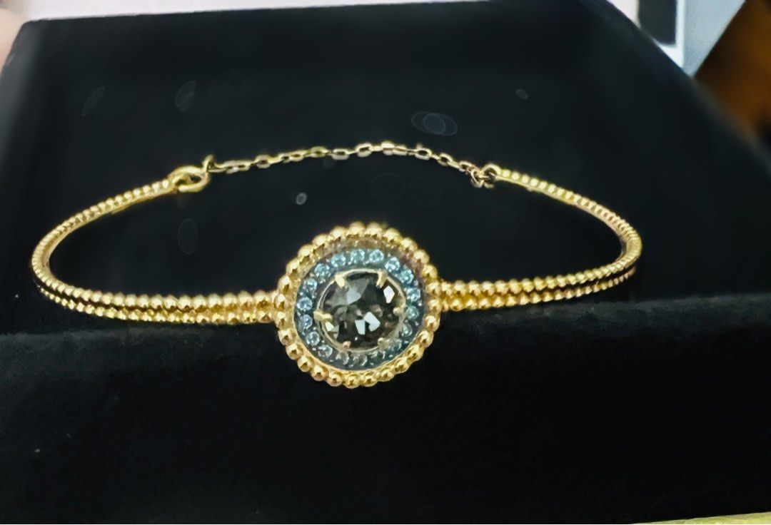 Swarovski oxygen clearance bangle