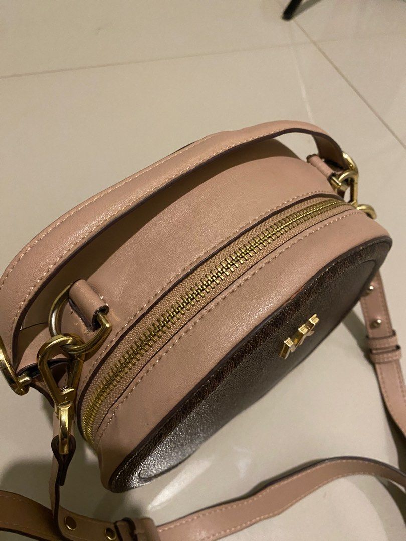 Michael kors delaney medium sales logo canteen crossbody bag