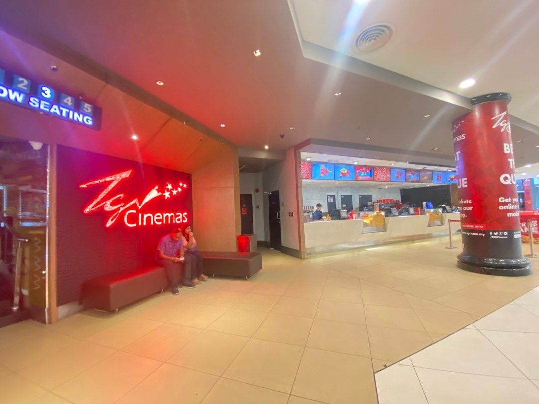 【RENT】The Mines Night View Homestay Mines Cruiser Wawa Splash Tour