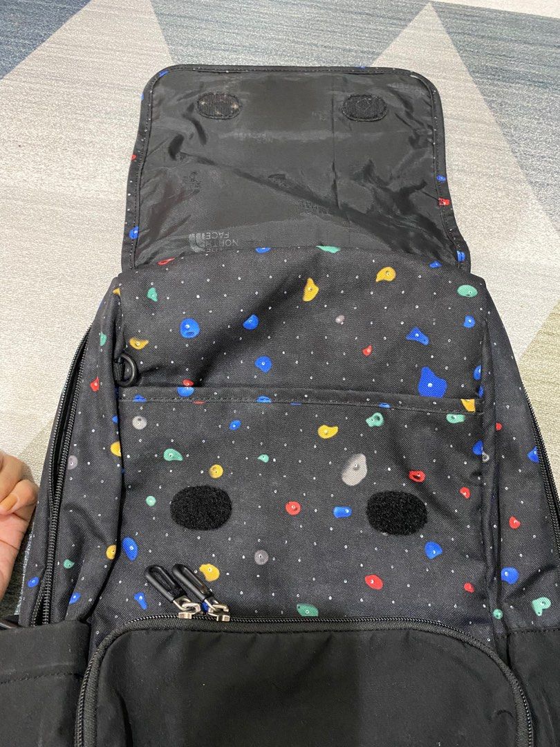 The North face Backpack for Kids (Category: Backpacks) located in Marikina City. Submitted by its.jela (Listing ID 1274990984, Image 2). Description: - Original TNF Backpacks - With few signs if usage but still in very good condition - Lots of pockets.