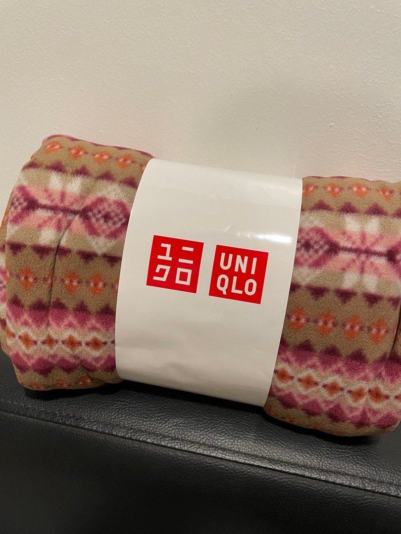 Uniqlo Fleece Reversible Blanket, Furniture & Home Living, Bedding