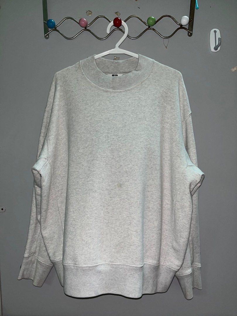 Uniqlo u sweatshirt best sale