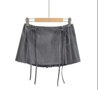 Y2k acubi gray pleated skirt with ribbons
