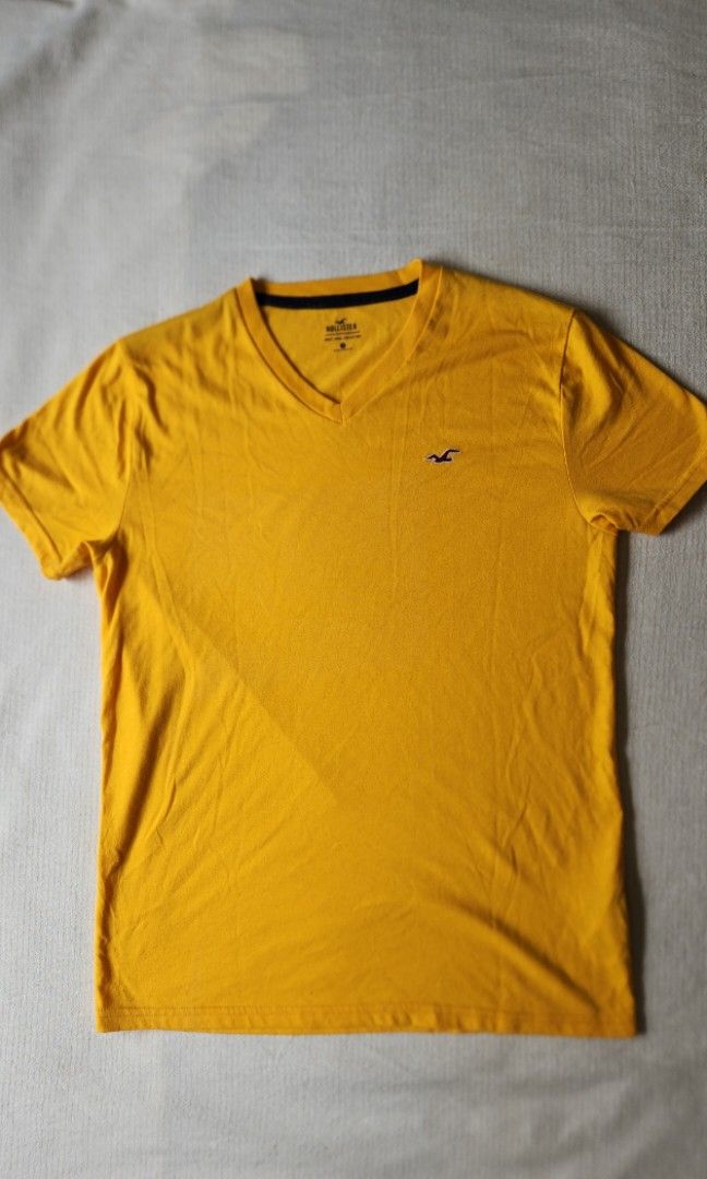 Hollister yellow shirt discount