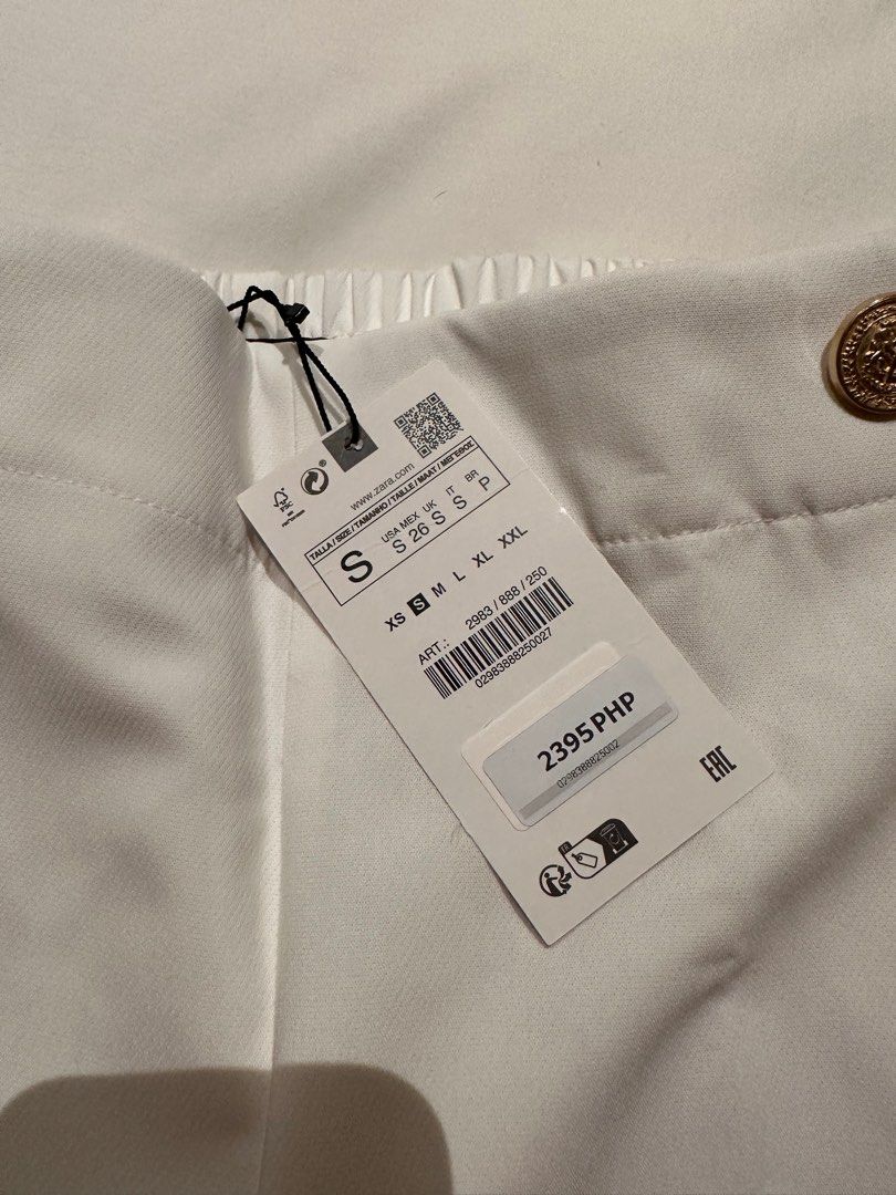 Zara Pants Brand new (Category: Jeans) located in Makati City. Submitted by anettenhet (Listing ID 1275085086, Image 2). Description: White Zara Pants Bought extra for my sister kaso di nya kasya kaya benta nalang Never been use Super duper nice Small on tag but can fit medium since garterized naman sya.