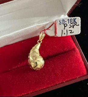 18K Saudi Gold teardrop pendant