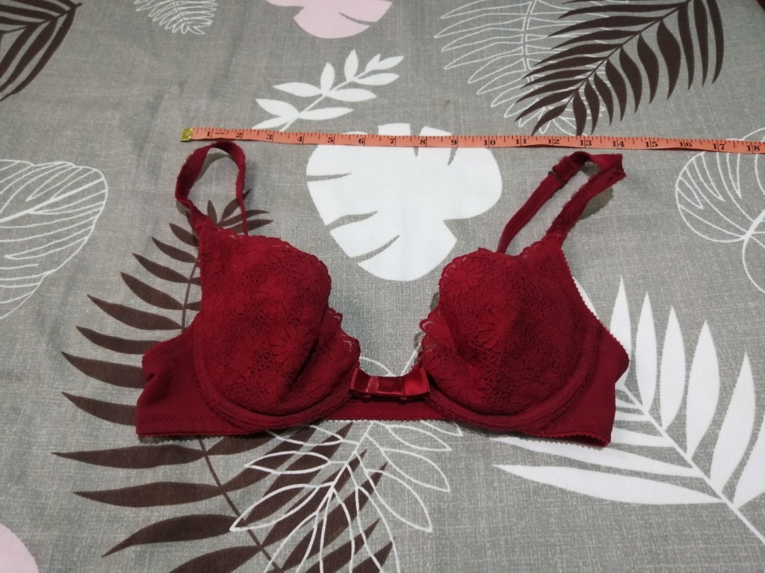 Wonderbra 38B, Women's Fashion, New Undergarments & Loungewear on Carousell