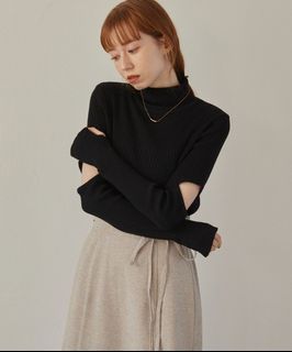單件免運 🇯🇵 Hinari 黑色挖袖高領針織上衣 高領毛衣 內搭 日牌正品