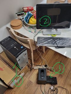 電腦一套 有重低音喇叭，Mon, 拖把，滑鼠及鍵盤