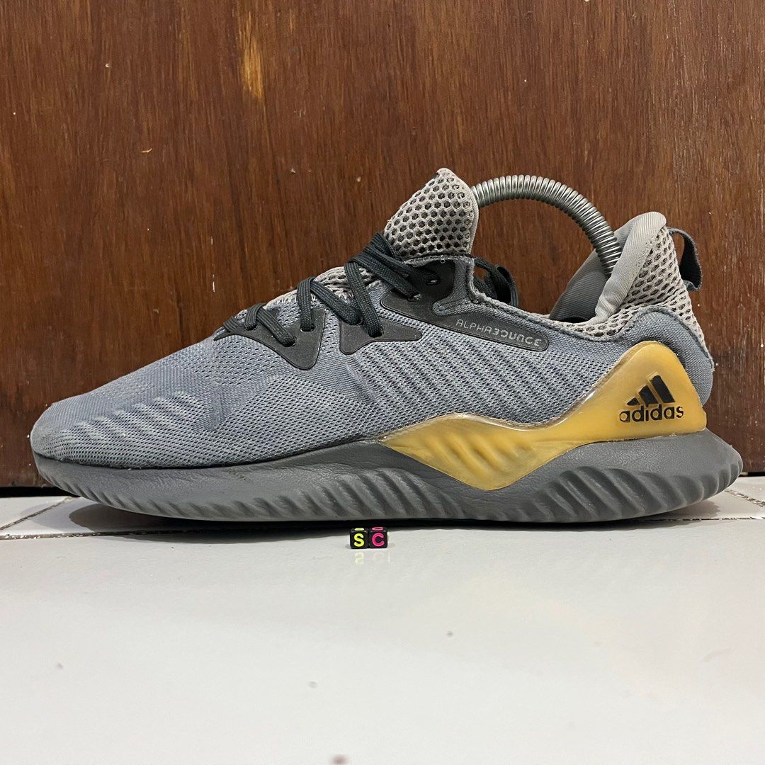 Immagini di adidas 2025 alphabounce