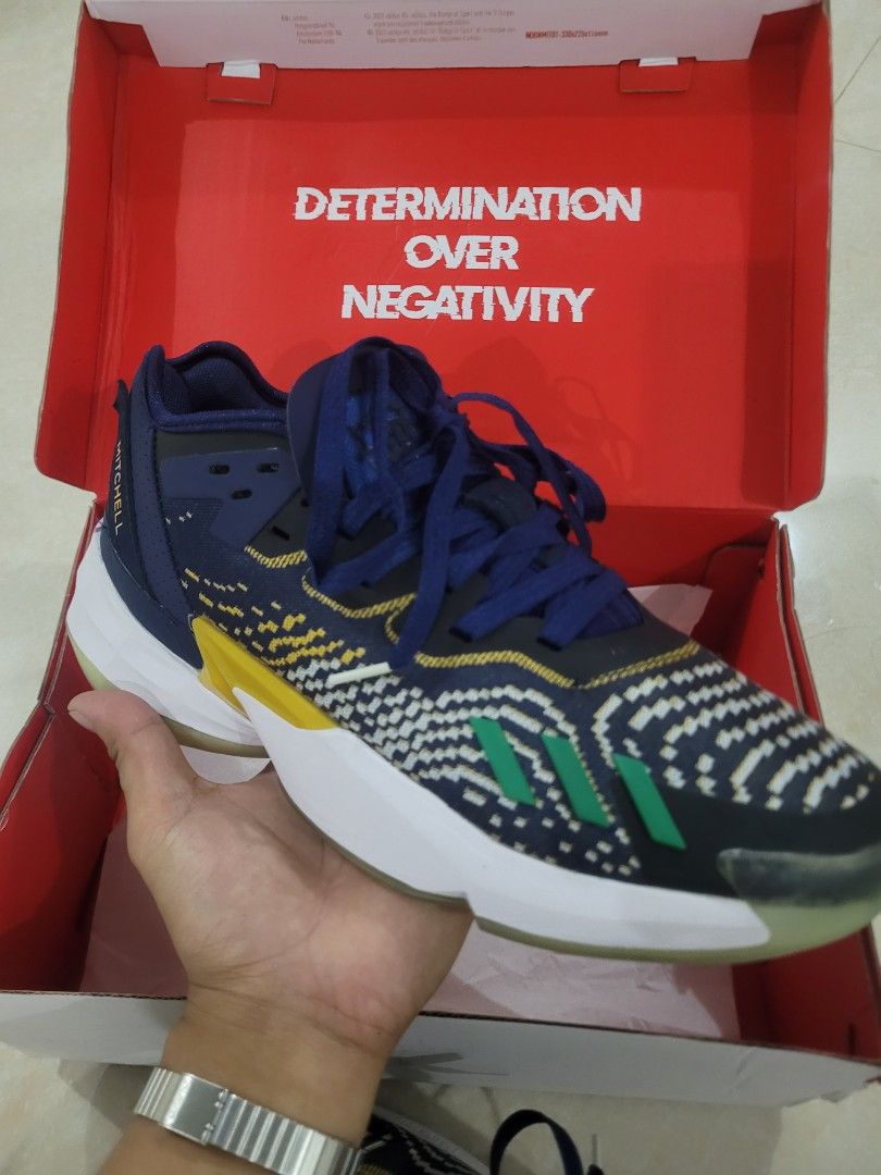 Adidas basketball cheap shoes size 10