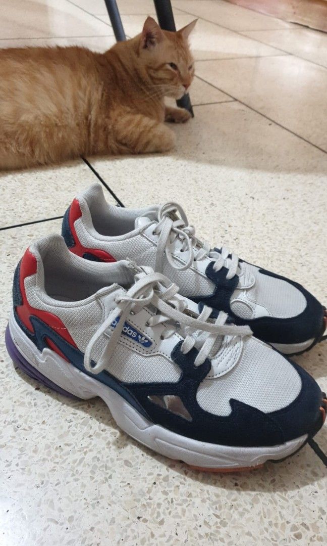 Lisa store falcon adidas