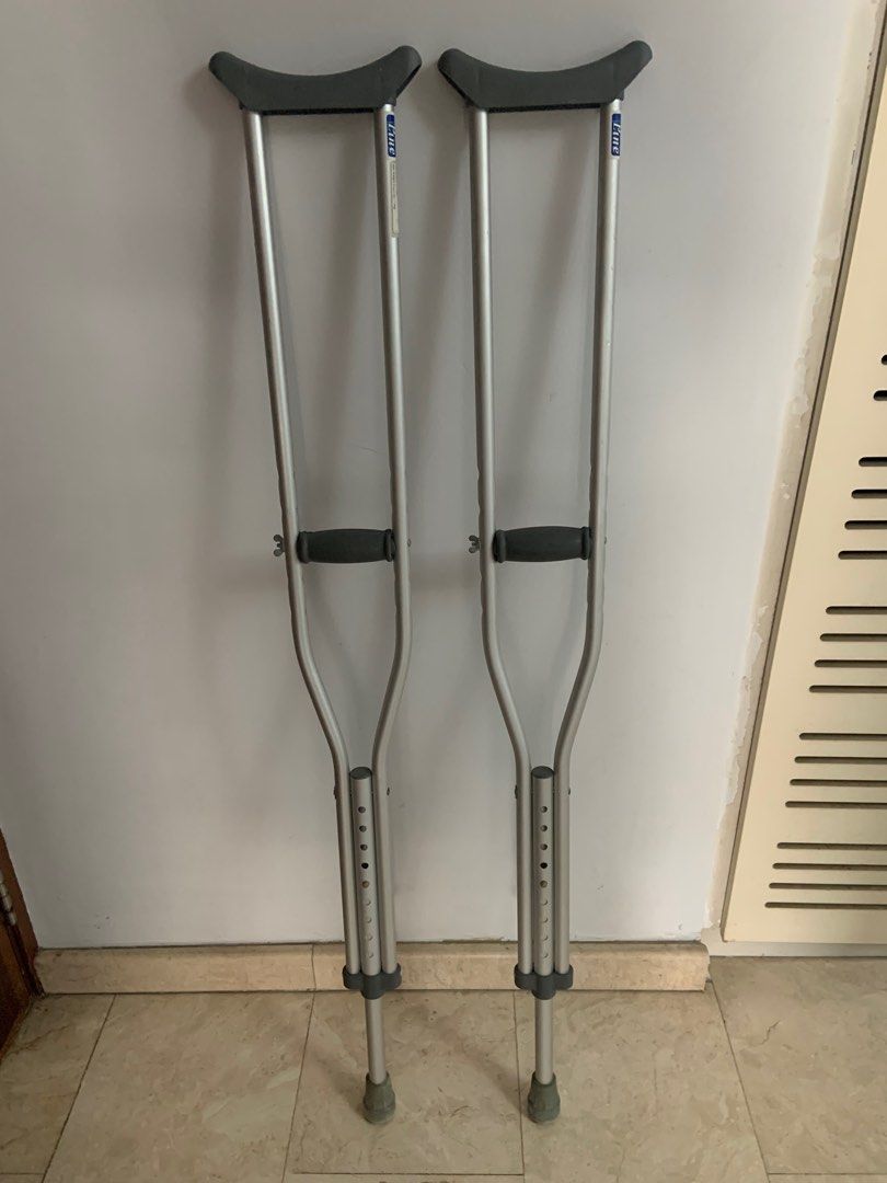 Adult size crutches, Health & Nutrition, Assistive & Rehabilatory Aids