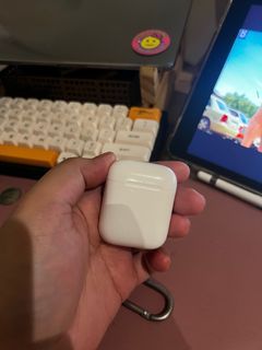 Airpods gen 2 with charging case