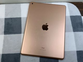 Apple iPad 7 32G 2019 10.2蘋果 二手金色平板蘋果------