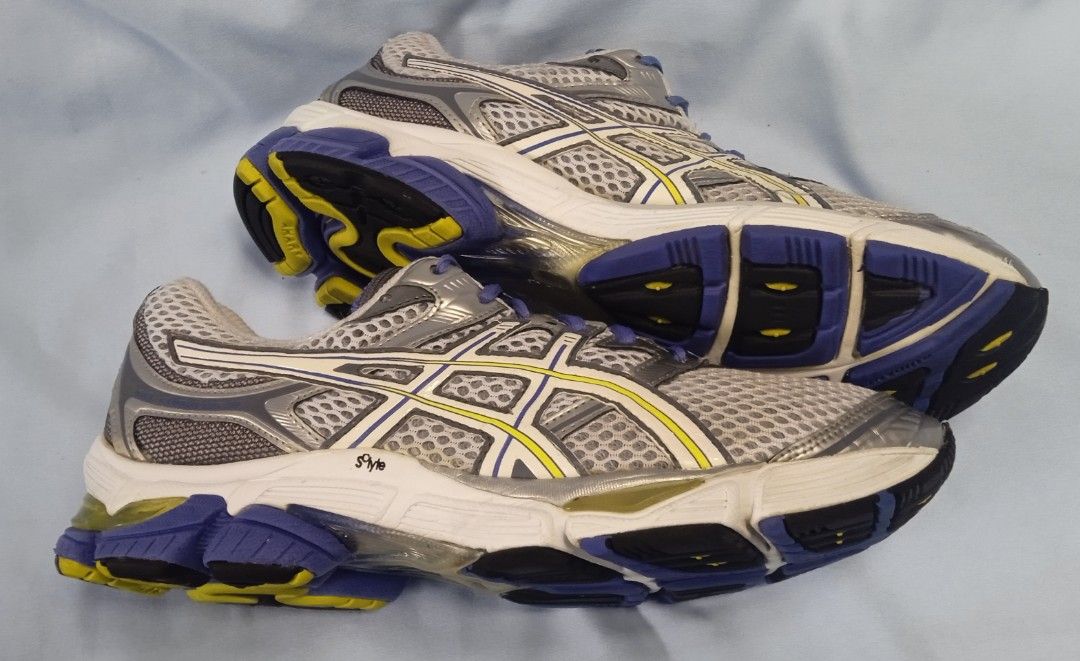 ASICS Gel Cumulus 13 Women s running shoes size US 10 Women s