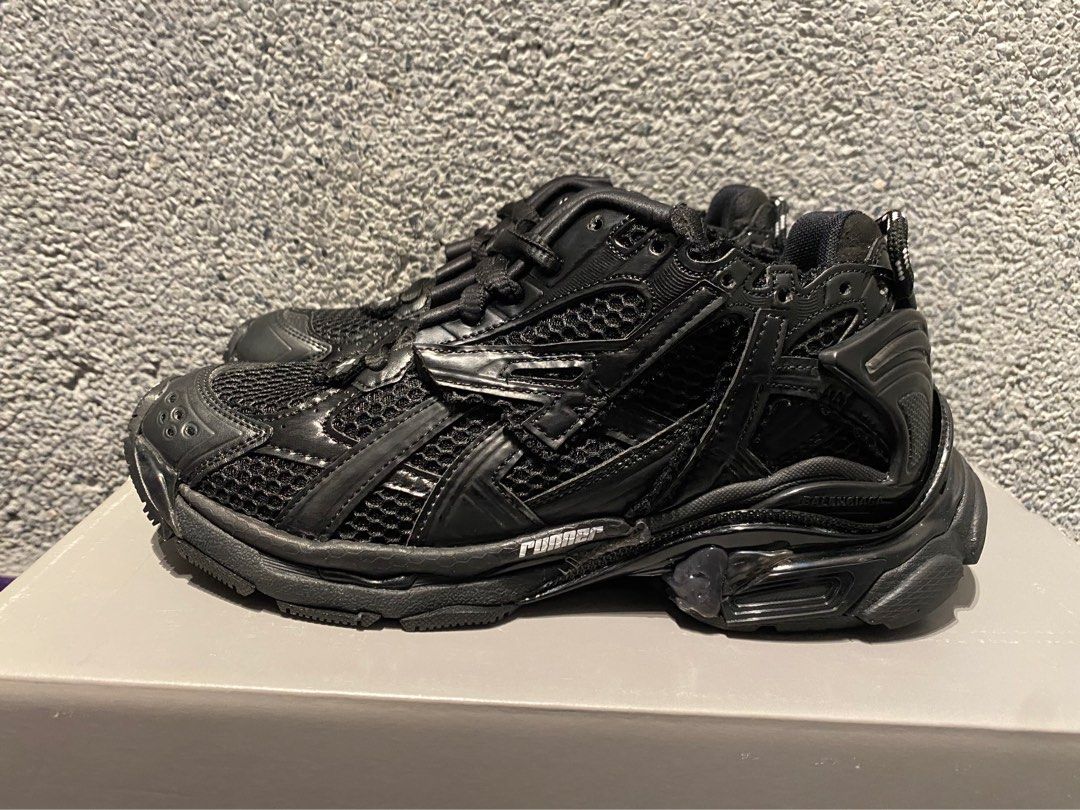 Full black discount balenciaga runners