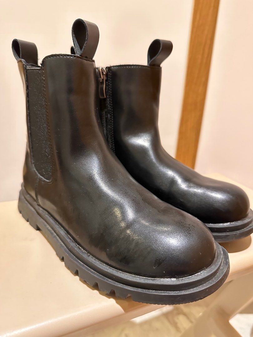 Girls black boots online