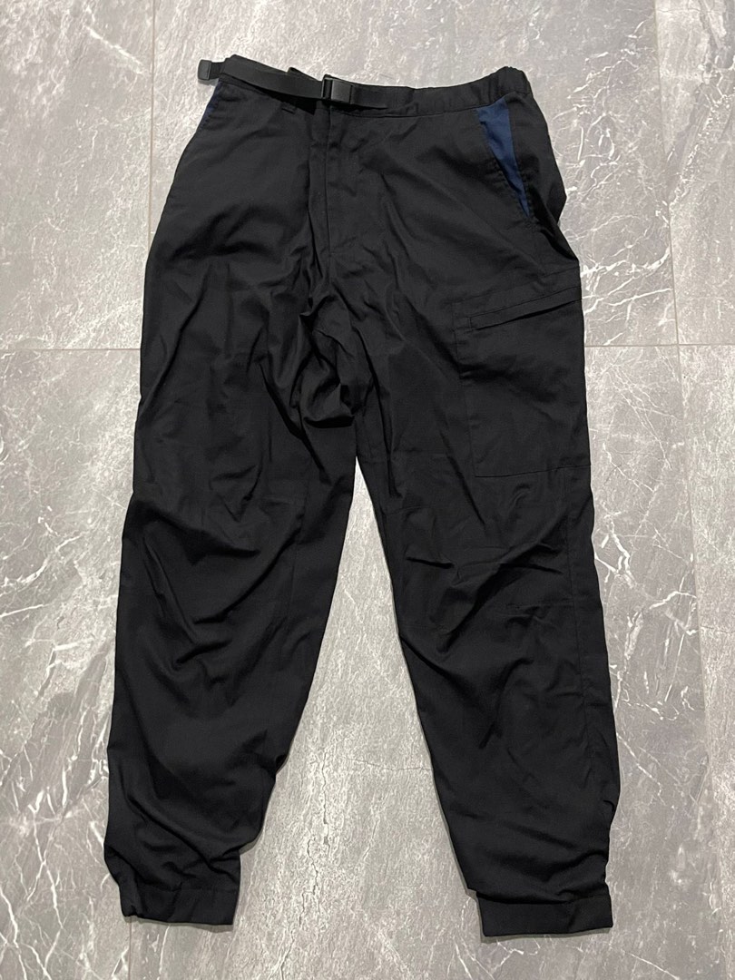 ANN4596: uniqlo heattech L size black tights, Women's Fashion, Bottoms,  Jeans & Leggings on Carousell