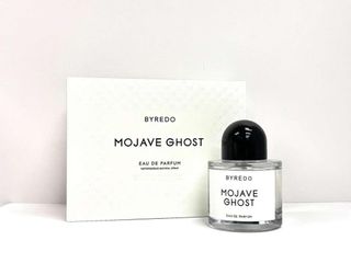 (Category: ) located in . Submitted by perfume.haven (Listing ID 1171638582, Image 1). Description: .