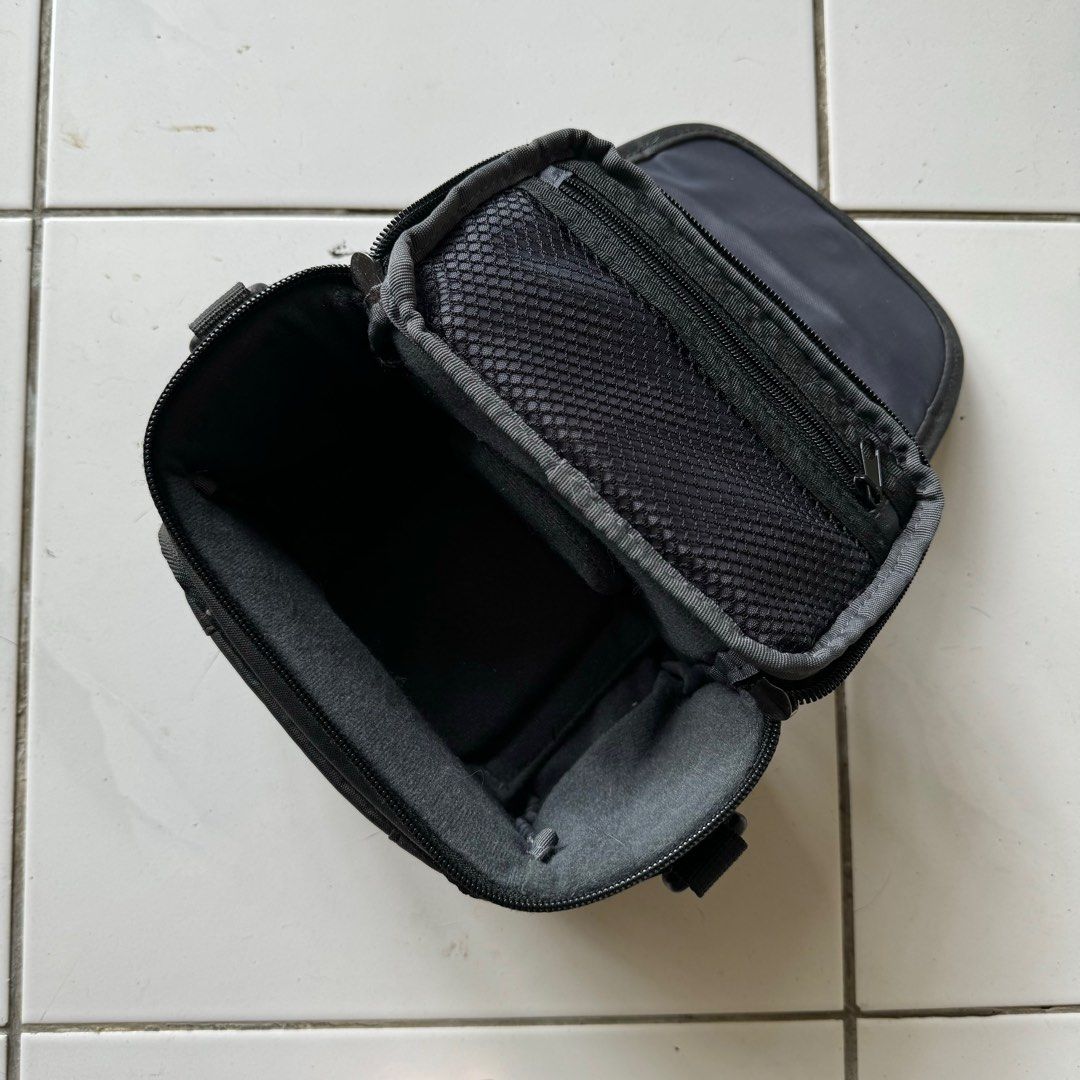 Sandstrom camera bag top
