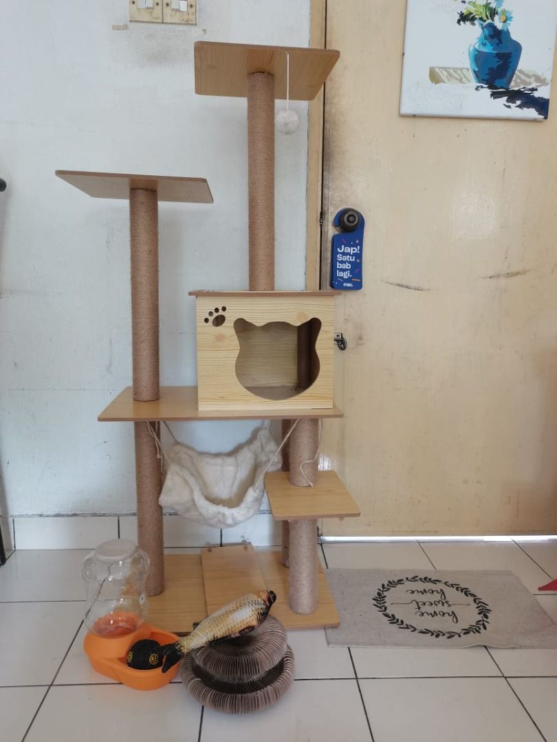 Cat toy tree house top