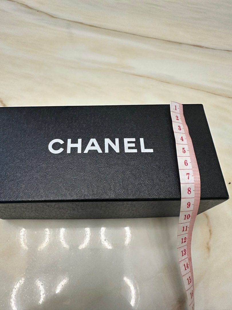 Chanel box (Category: Luxury Accessories) located in Taguig. Submitted by angelbellaclaire (Listing ID 1269079623, Image 3). Description: .