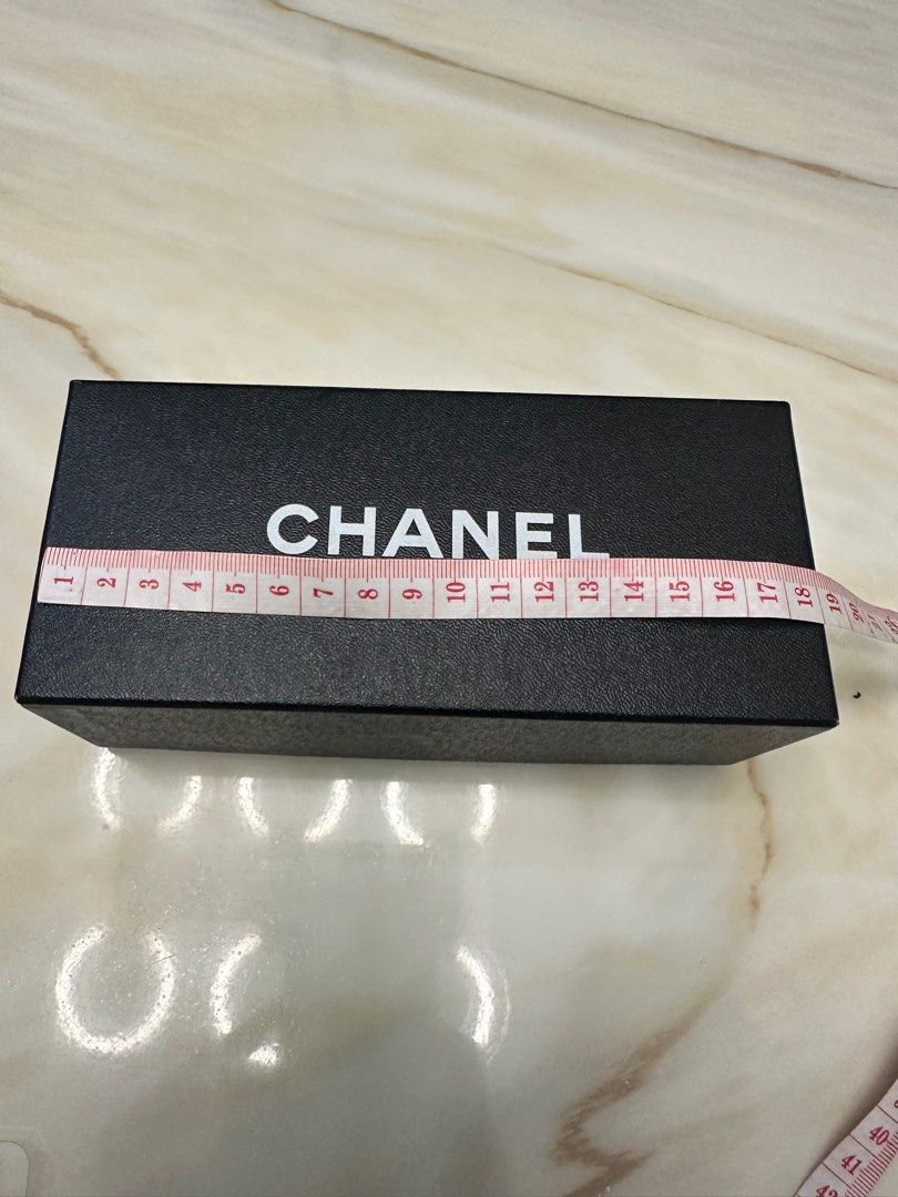 Chanel box (Category: Luxury Accessories) located in Taguig. Submitted by angelbellaclaire (Listing ID 1269079623, Image 2). Description: .