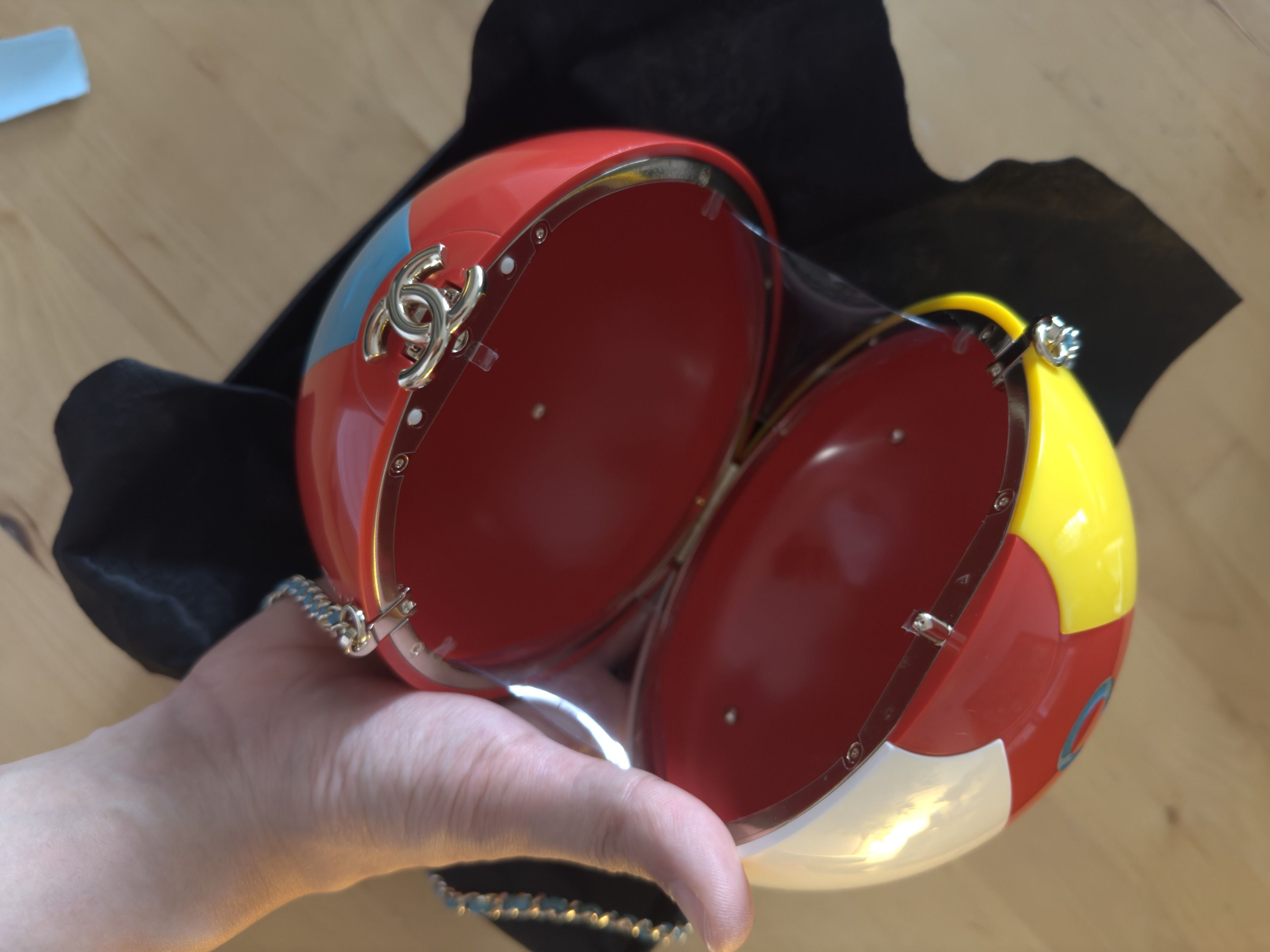 Chanel Spring Summer 2019 Beach Ball Minaudi re Red Turquoise White Yellow