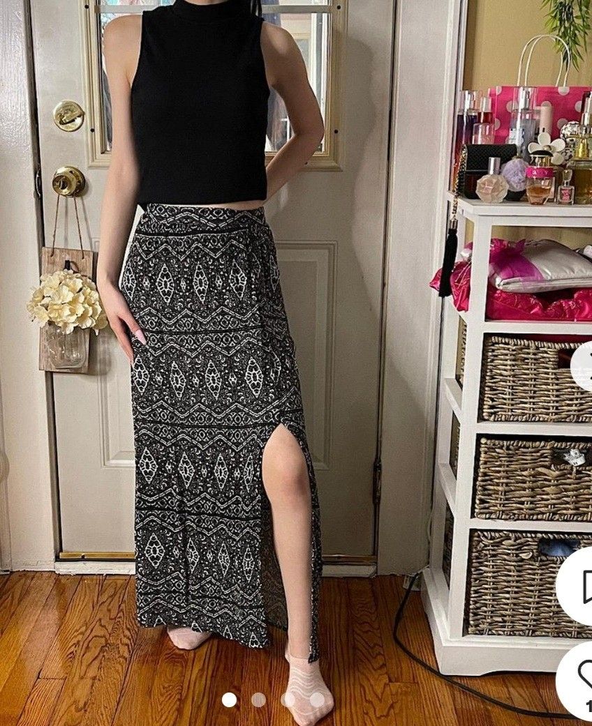 Charlotte Russe Black White Boho Design Maxi Skirt