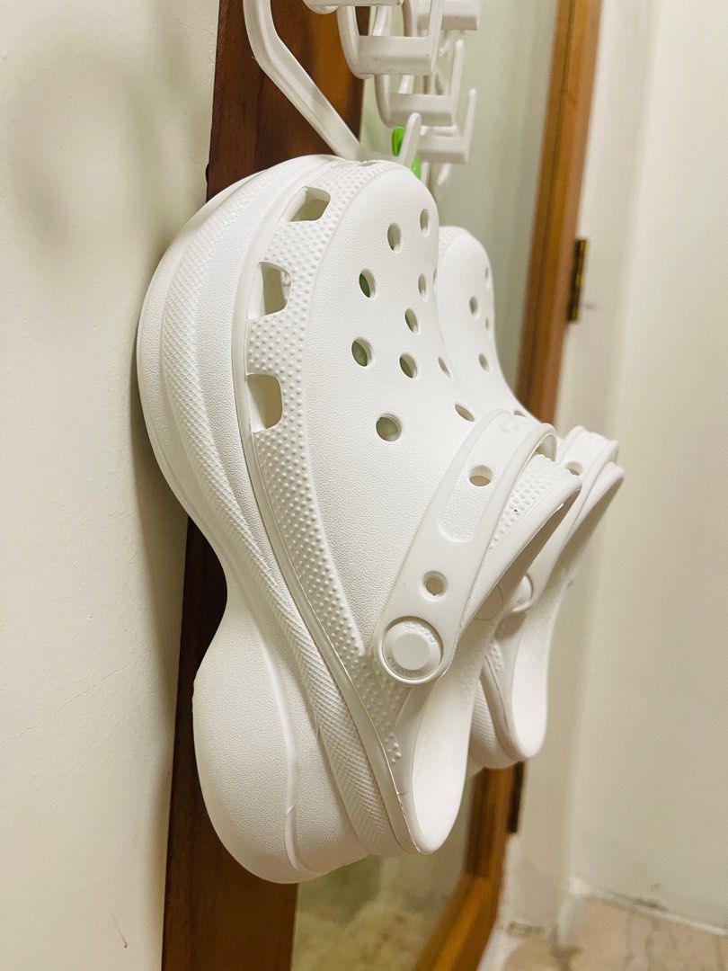 Crocs solenad hot sale
