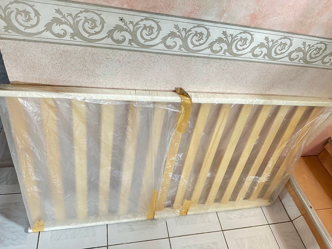 Cuddlebug Madison 3-in-1 Crib (Category: Cots & Cribs) located in Manila. Submitted by jonokm (Listing ID 1255074348, Image 3). Description: In very good condition.