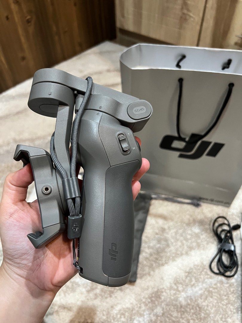 DJI Osmo Mobile 3 (Category: Gimbals & Stabilizers ) located in Cebu City. Submitted by mltp28 (Listing ID 1269226479, Image 3). Description: For sale!!! -Only used once for testing for personal use -Like brand new, complete with box, accesories in the box -with receipt for proof of purchase -free action camera adapter -No issue, test all you want. Negotiable✔️✔️✔️ Can ship or do meet-up..