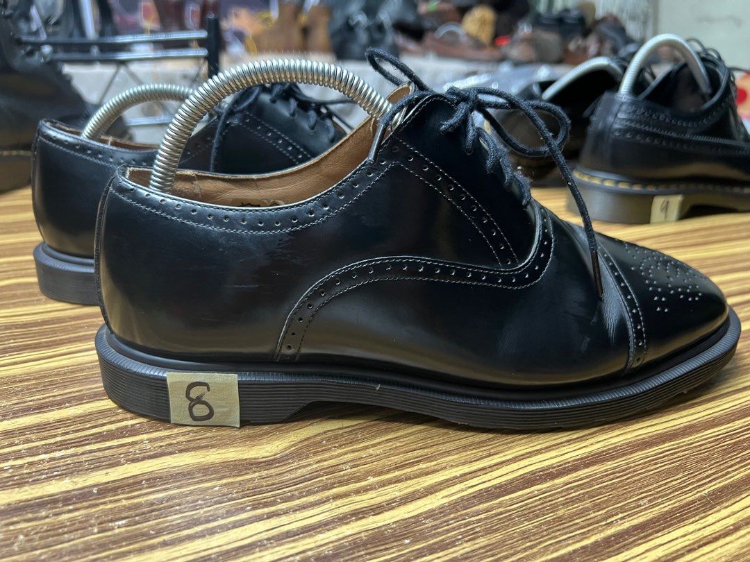 Dr Martens low cut wingtip 8uk