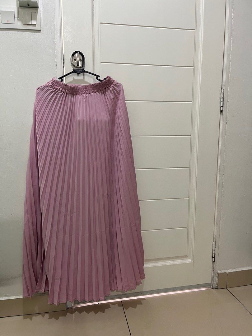 Grey pink pleated skirt 2025