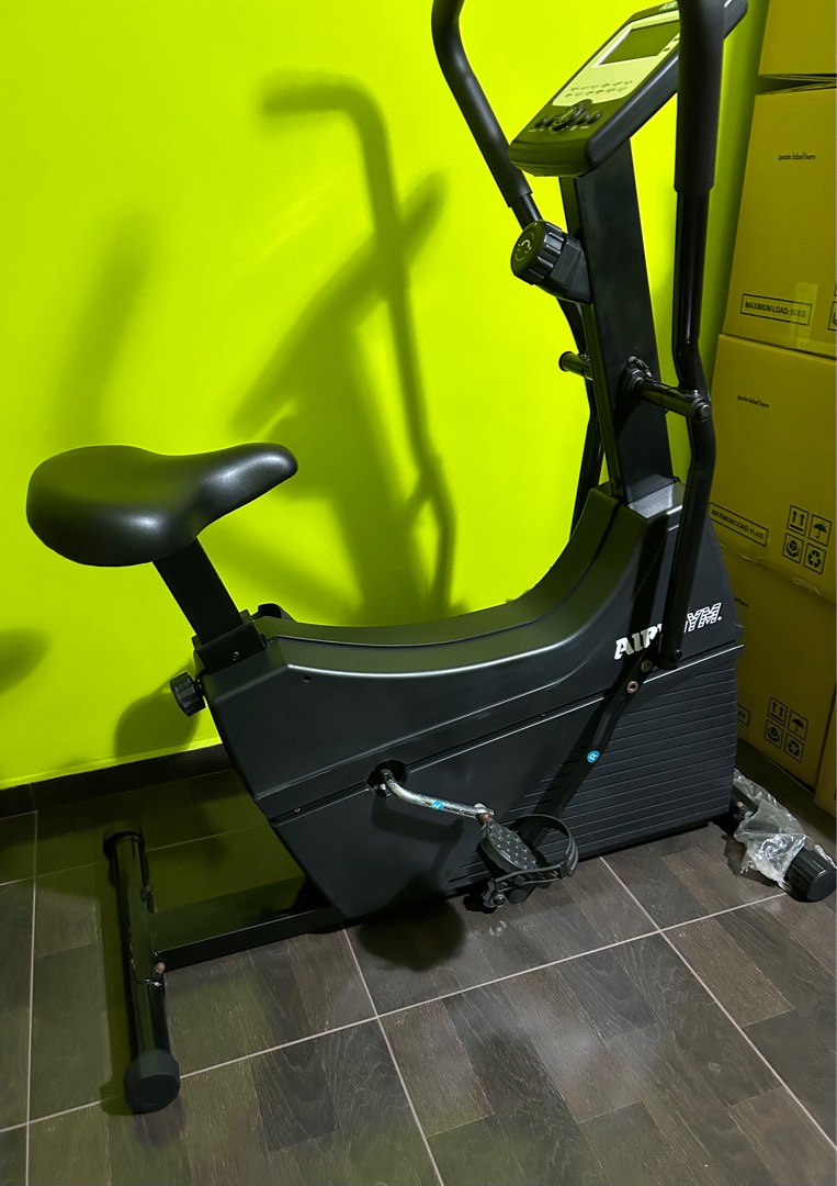 Elliptical Machine, Sports Equipment, Exercise & Fitness, Cardio