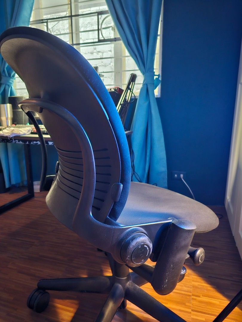 Ergonomic Office Chair Steelcase Leap V1 (No Armrest), Furniture