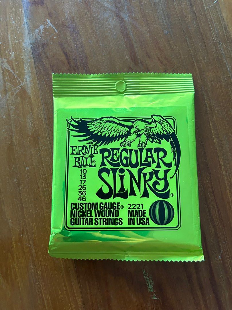 Ernie ball regular slinky, Hobbies & Toys, Music & Media, Music