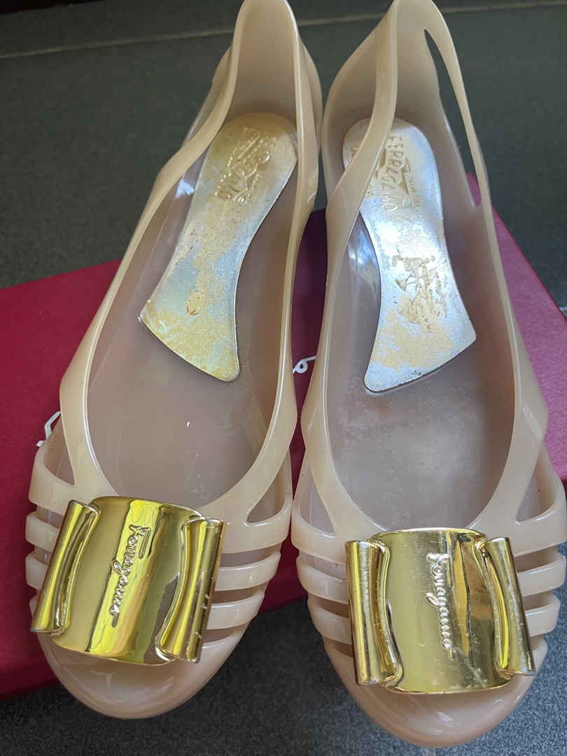 ferragamo jelly flats review