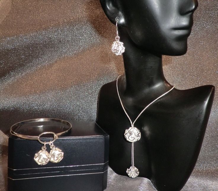 White gold necklace and new arrivals earrings